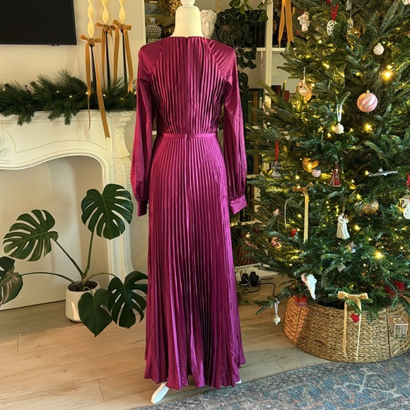 Mac Duggal Pleated Long Sleeve Satin A-Line Gown - Picture 8 of 10